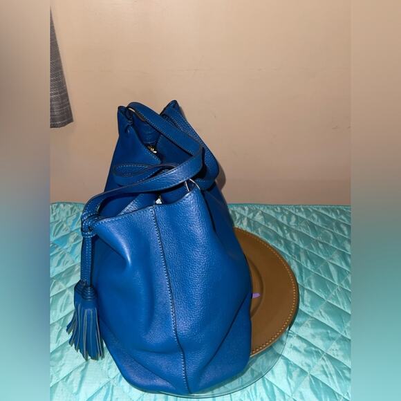 Tory Burch Thea Satchel/Top Handle Bag Medium Bags  Tory Burch Thea Slouchy Shoulder Bag Tidal Blue Pebbled Leather Tassel Like New